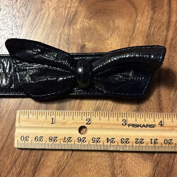 Vintage Black Leather Bow Belt with Hook Closure - Small main image 4